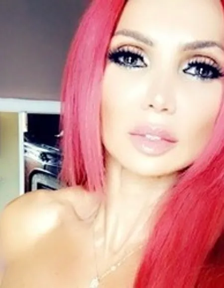 corinaa_b profile photo