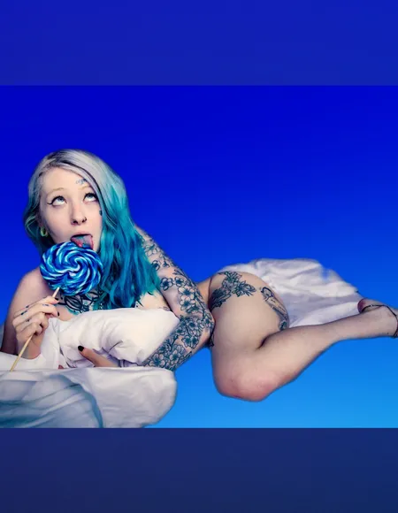 The coy emo 💙 profile photo