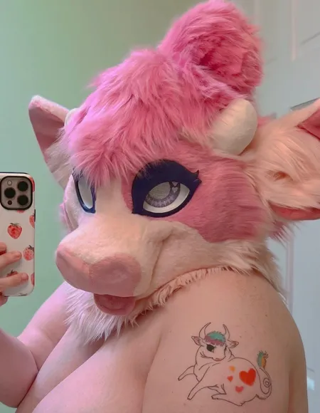 pink cow gf 🐮 profile photo