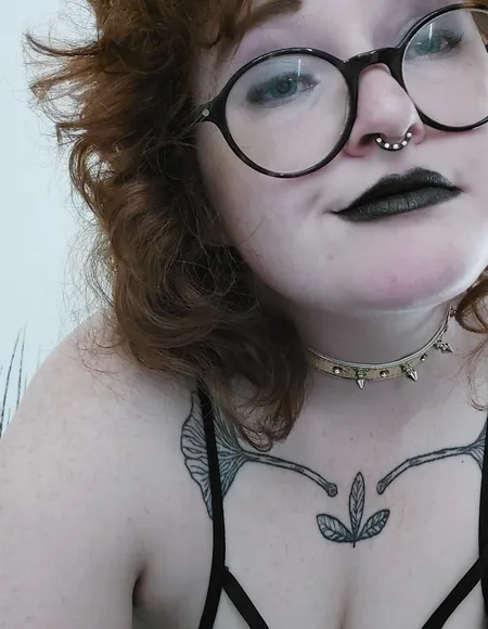 Thistle 🌿 (They/Them) on hiatus profile photo