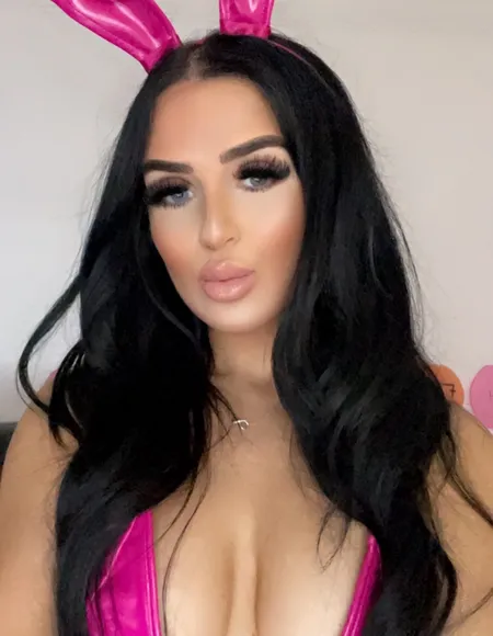 Crystal profile photo