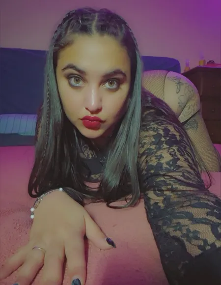 𝑺𝒐𝒑𝒉𝒊𝒆 𝑯𝒖𝒏𝒕 profile photo