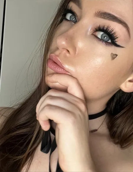 Anastasia Hill 🖤 profile photo