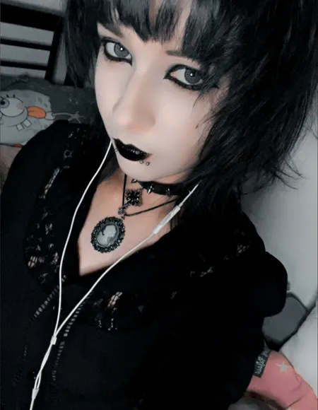 Luna Wolf profile photo