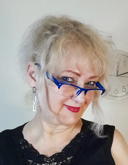 Daisy DD (MYSTIC LADY WITHOUT MASKS) profile photo