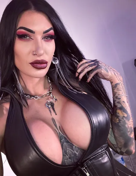 Mistress Damazonia profile photo