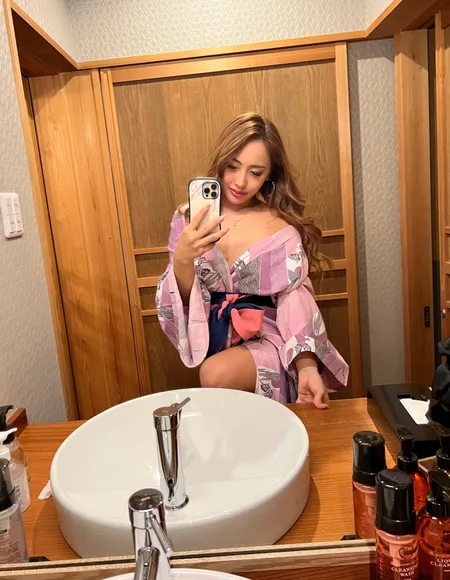 Karen Kimijima (君島かれん) profile photo