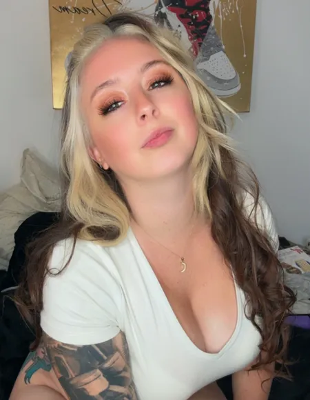 Danikix 🖤 chat with me! profile photo