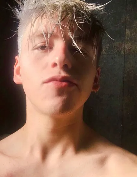 DanMasterboy19 profile photo