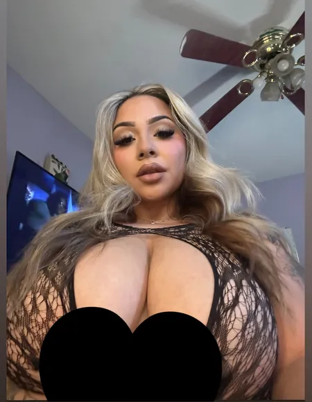 Sid ur fav busty ❤️‍🔥 profile photo