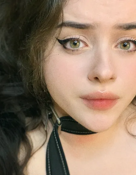 Effy Peach profile photo
