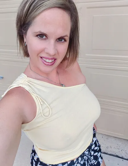 Elizabeth_Fineapple profile photo