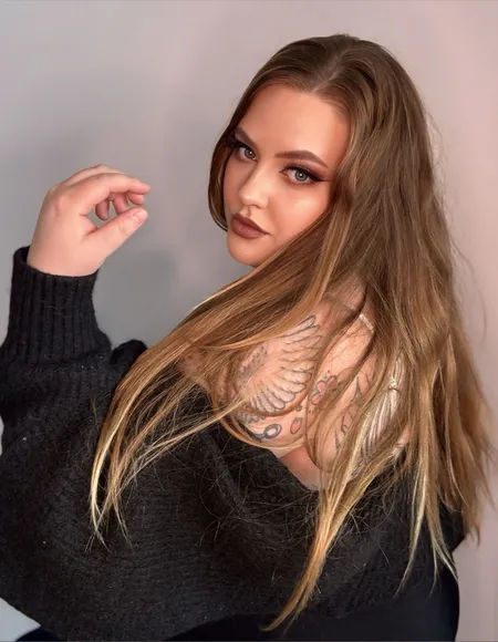 ELLA TÄTI💋 profile photo