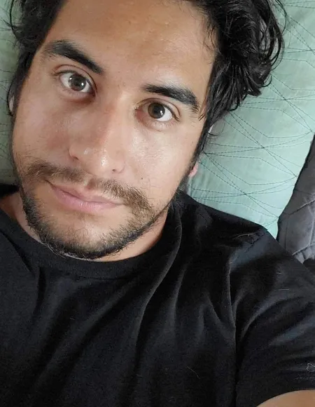 Elliot strange profile photo