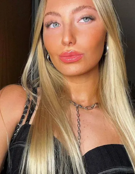 Emily 💫 profile photo