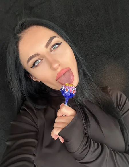 Emma ✨ profile photo