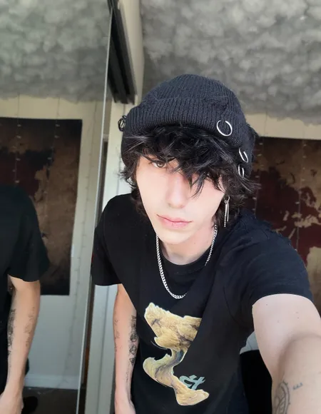 EmoTwinkChris 🖤 profile photo