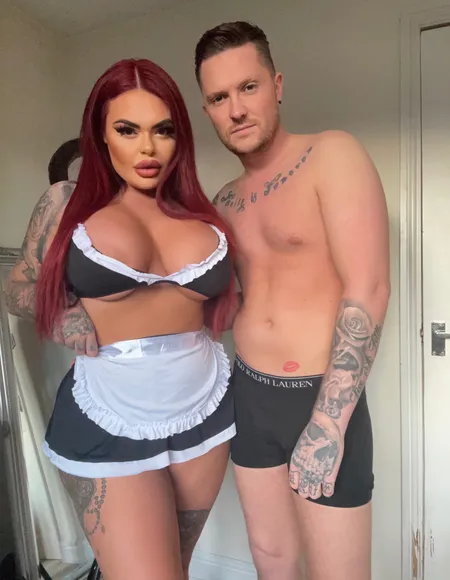 Mr & Mrs Essex FULL VIDS ON WALL profile photo