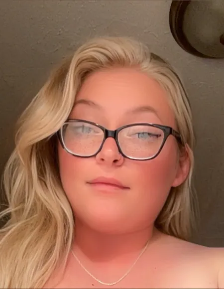 𝖙𝖍𝖎𝖈𝖐 𝖇𝖆𝖇𝖞𝖉𝖔𝖑𝖑 profile photo