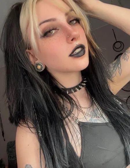 Mia 🌿✨ profile photo
