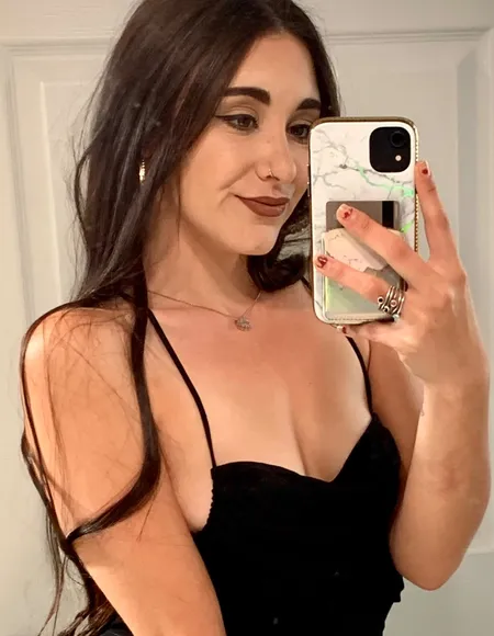 Eva Ellie profile photo