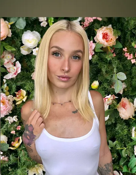 Evelyn Hayes 🦋 profile photo