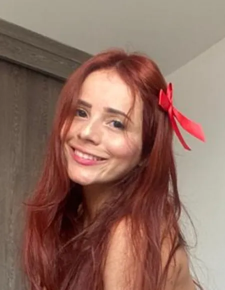 Eve Rouge 🌹 TINY RED E-GIRL 🌹 profile photo