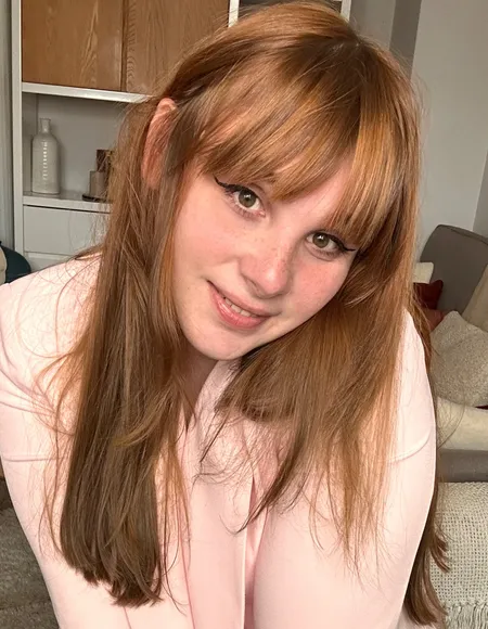 june fembug 🦋 profile photo