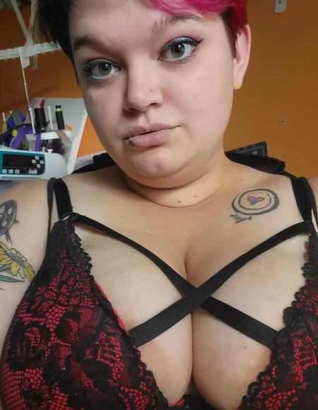 One fat girl profile photo
