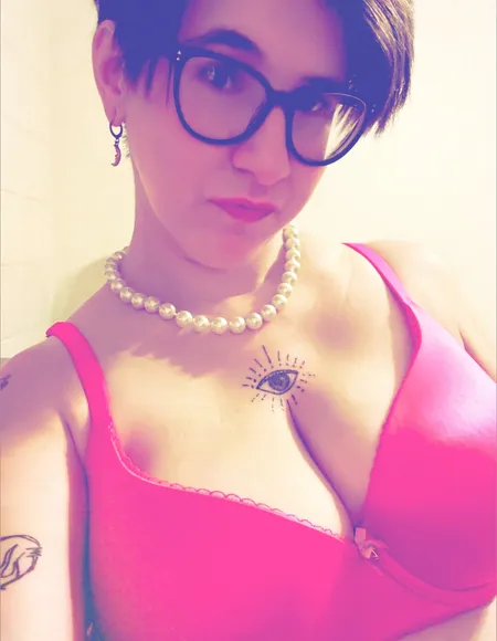 FeFe profile photo