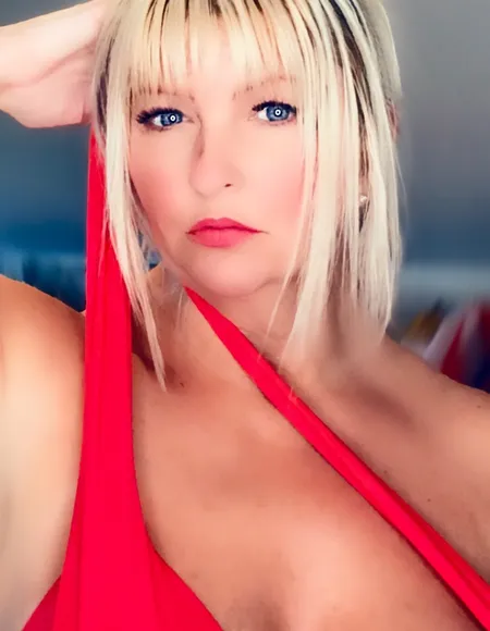 👑 FOXYFAITH 👑™️ profile photo