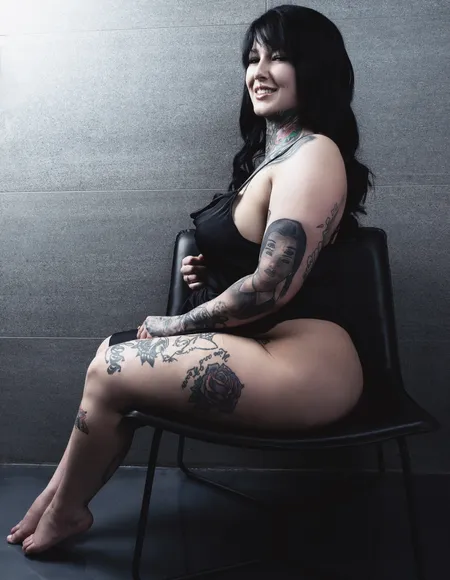 Curvy inked | Cyndie fox | Free profile photo