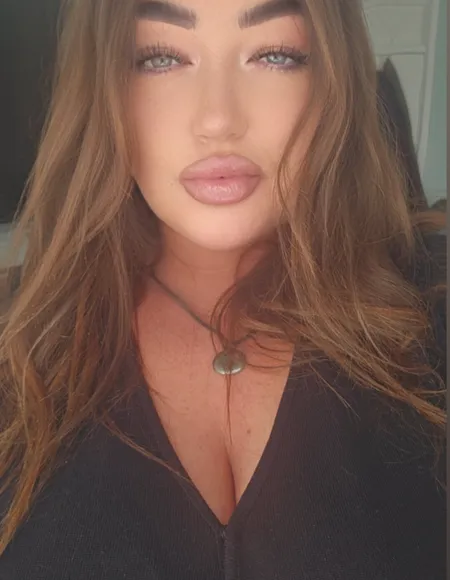 Hotwife 🖤🍍 profile photo