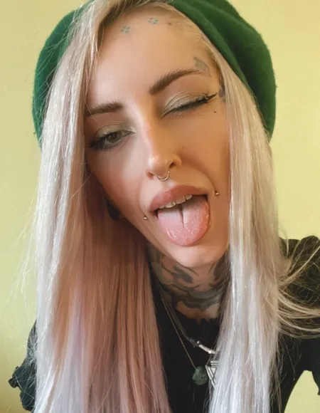 GladyceSuicide profile photo