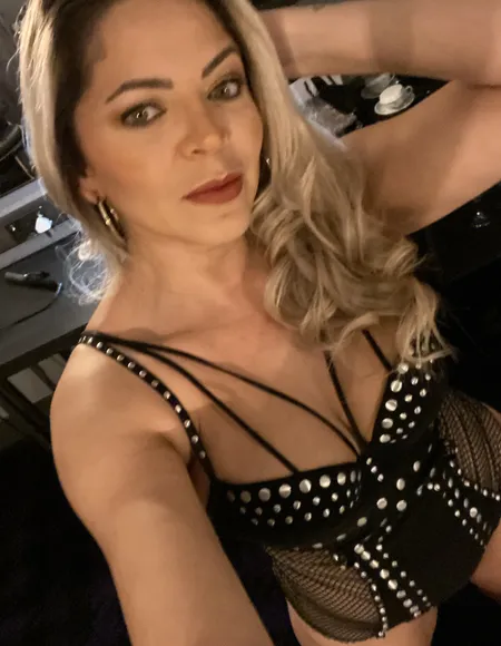 Glamour Wife profile photo