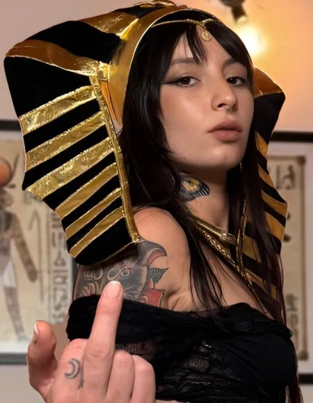 Val Godiva 🏹 Femdom Goddess profile photo