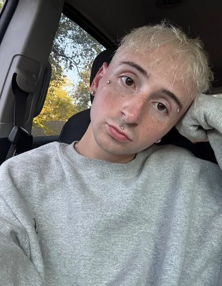 Gus weathers profile photo