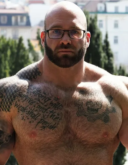 GschielGerald_TheHumanBear profile photo