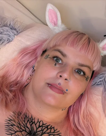 happy_whoore profile photo