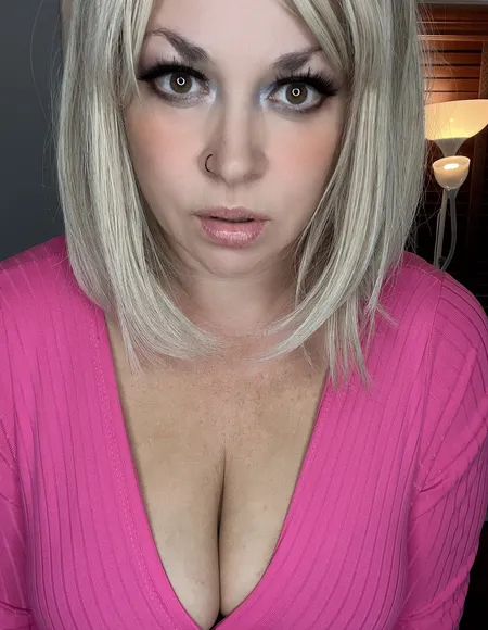 ⛓ kinky pegging mommy domme HarleyRey 💋 profile photo