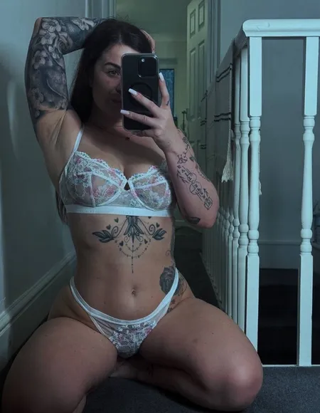 THE WANK BANK 🌹 profile photo