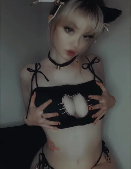 hellgirl profile photo