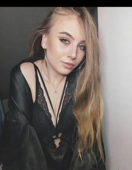 𝐇𝐨𝐥𝐥𝐲 𝐂𝐥𝐮𝐞 | 𝐕𝐈𝐏 𝐏𝐑𝐎𝐅𝐈𝐋𝐄 🔞 profile photo