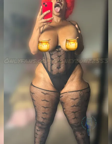 HONEY BUNN🍯🖤 profile photo