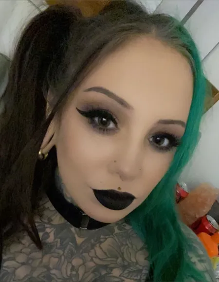 𝔈𝔪𝔦𝔩𝔶 profile photo