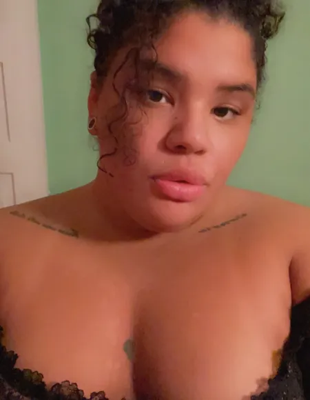 Housewife Next Door profile photo