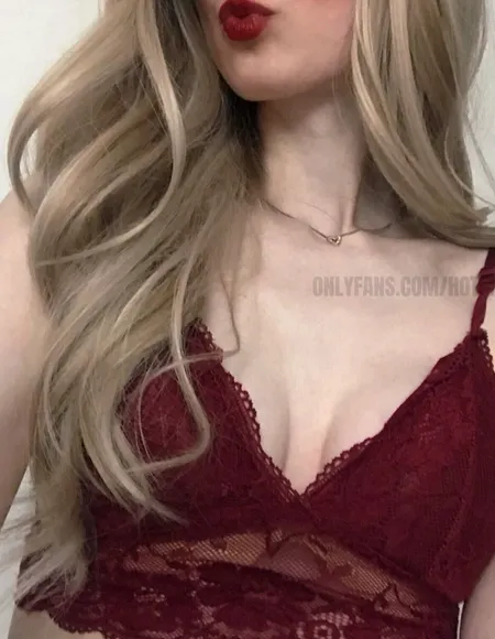 𝐿𝐼𝑁𝑁𝐸𝐴 𝐹𝑅𝐸𝐸 profile photo