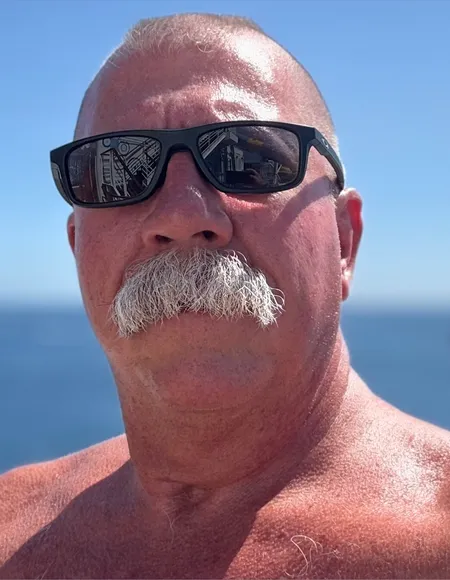 HotRiverGuy1 profile photo