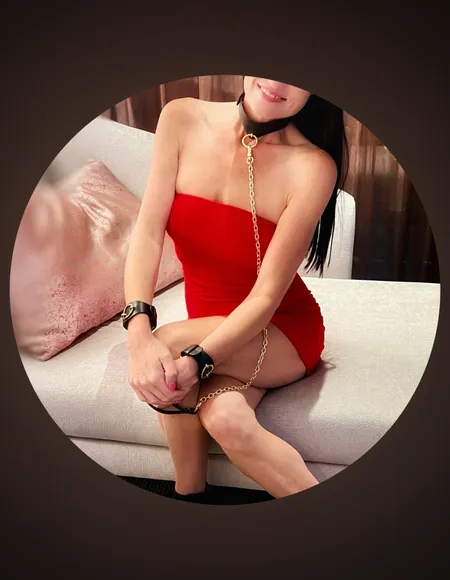 Hotwife4oldmen profile photo