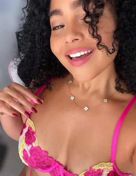 𝗕𝗜𝗥𝗧𝗛𝗗𝗔𝗬 𝗠𝗢𝗡𝗧𝗛 🎂 𝗗𝗠 𝘁𝗼 𝗽𝗹𝗮𝘆 💬 profile photo